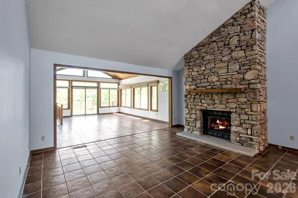 3104 Cove Loop RD, Hendersonville, NC 28739