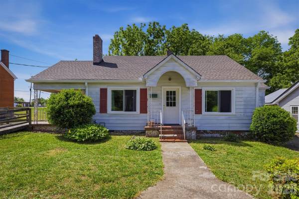 117 3rd AVE SW, Hickory, NC 28602