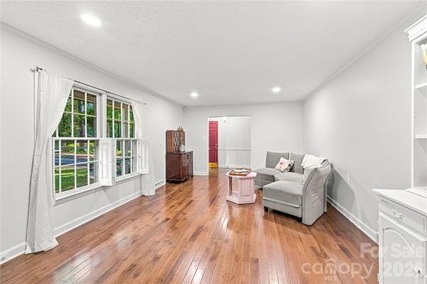 604 Whittington PL, Statesville, NC 28677