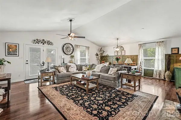 10319 Camelback CIR, Charlotte, NC 28226
