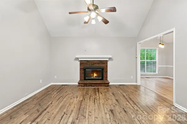 2336 Mill House LN, Matthews, NC 28104