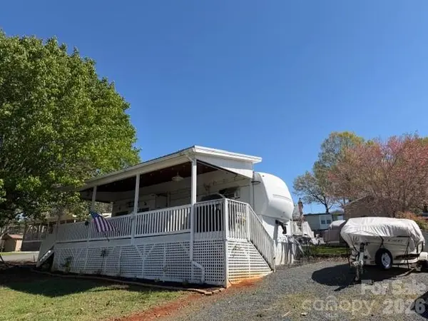 145 Grand View DR, New London, NC 28127
