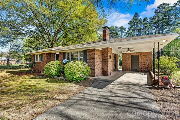 5329 E Highway 27 HWY, Iron Station, NC 28080