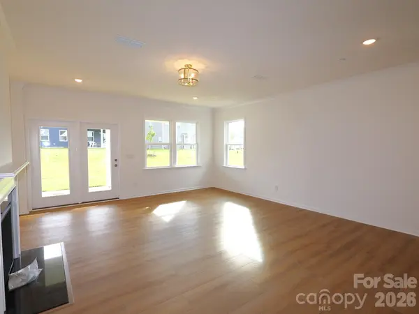 634 Downshire RD NW, Concord, NC 28027