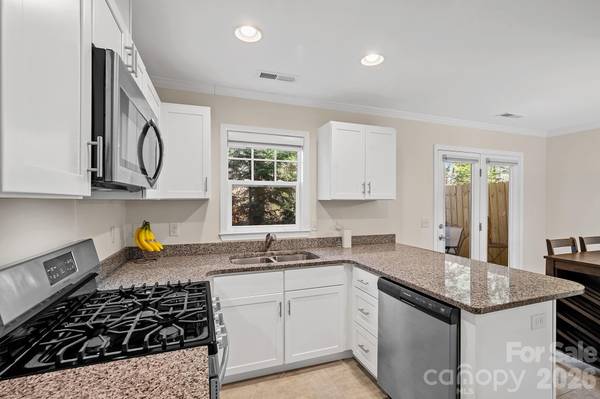 1009 Baldwin Commons DR, Arden, NC 28704