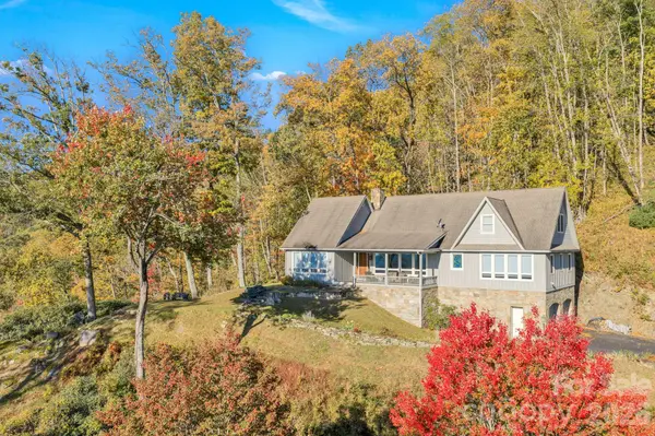 933 Thunder Ridge LN #4 & 2, Lenoir, NC 28645