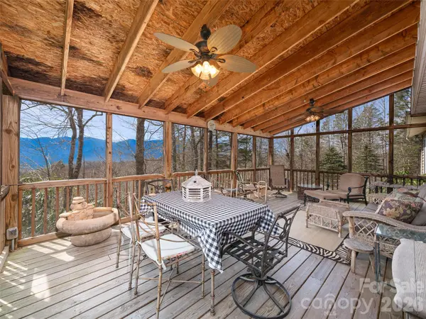 120 Wintergreen Patch LN, Burnsville, NC 28714