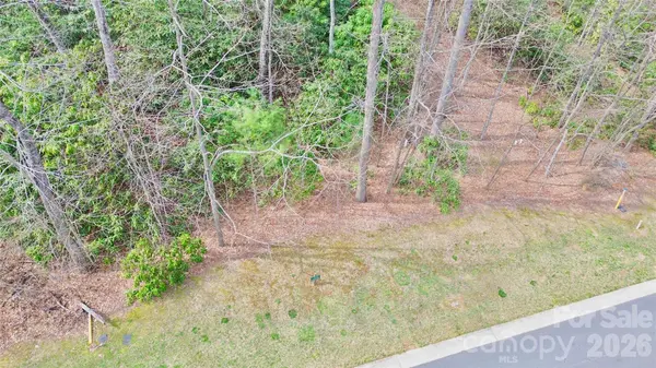 21 Settings BLVD #40, Black Mountain, NC 28711
