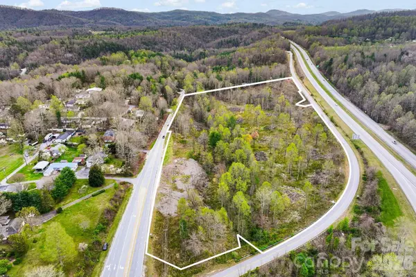 110 Laurel Acres LN, Flat Rock, NC 28731