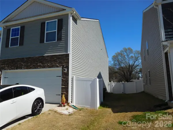 8112 Clairwood DR, Charlotte, NC 28269