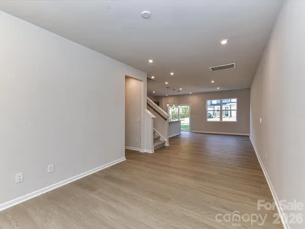 3041 Hutton Gardens LN, Charlotte, NC 28269