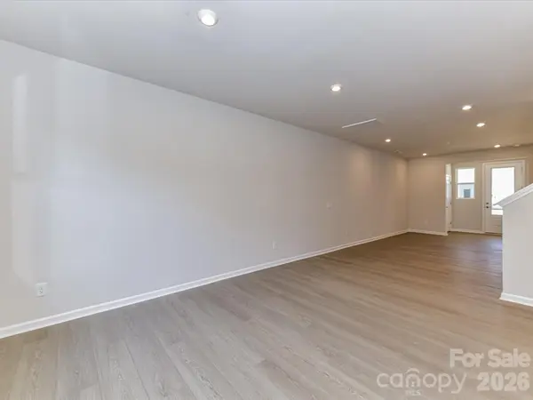 3041 Hutton Gardens LN, Charlotte, NC 28269