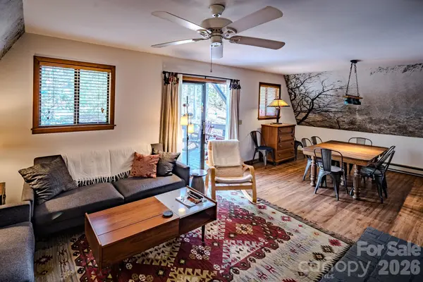 20 Lady Slipper LOOP, Newland, NC 28657