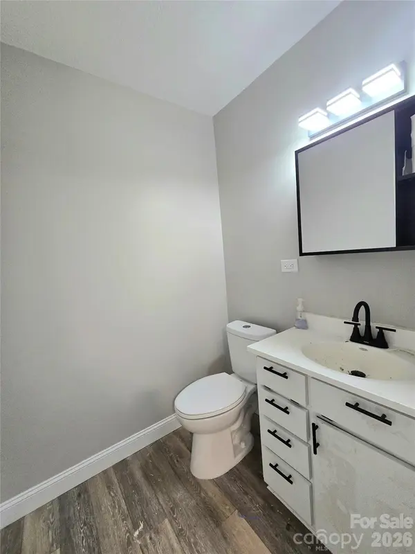 20 Mount Carmel DR, Asheville, NC 28806