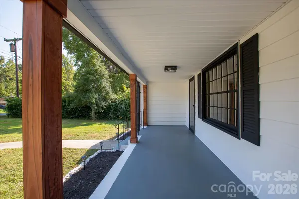 8000 Chapman ST, Charlotte, NC 28216