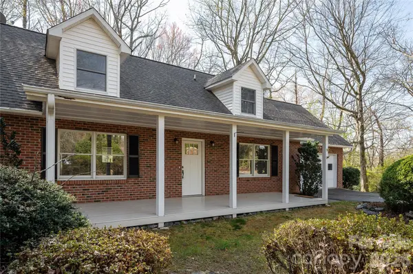 9 Justin DR, Etowah, NC 28729