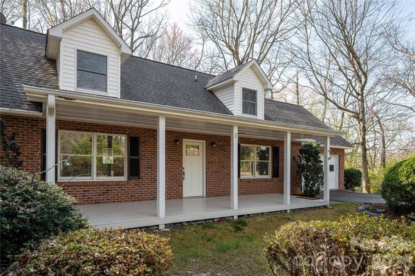 9 Justin DR, Etowah, NC 28729