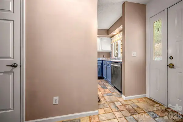 451 Britton Creek DR, Hendersonville, NC 28791