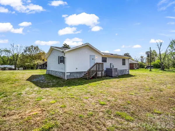 208 Oak DR, Shelby, NC 28150