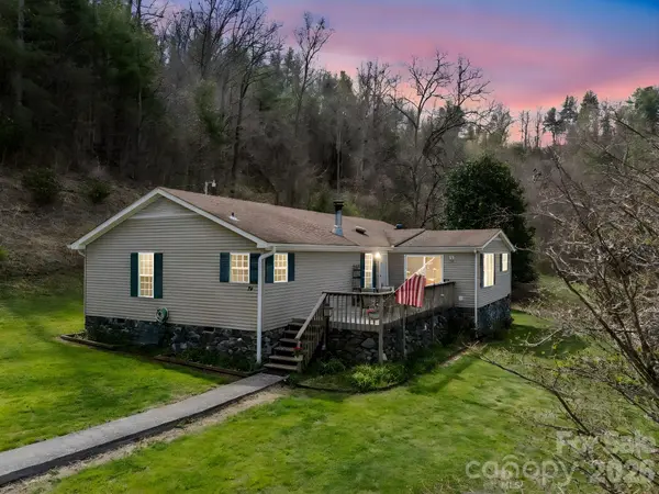 74 Chambers RD, Weaverville, NC 28787