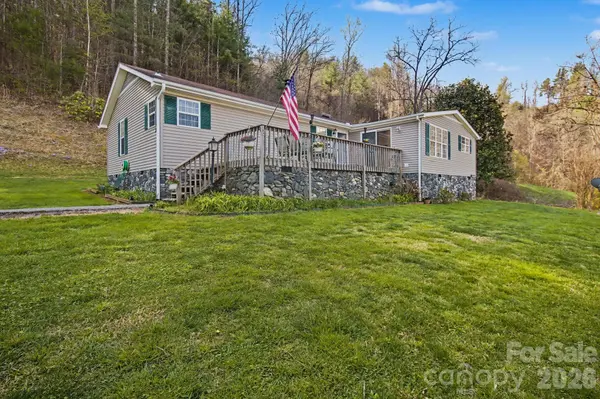 74 Chambers RD, Weaverville, NC 28787