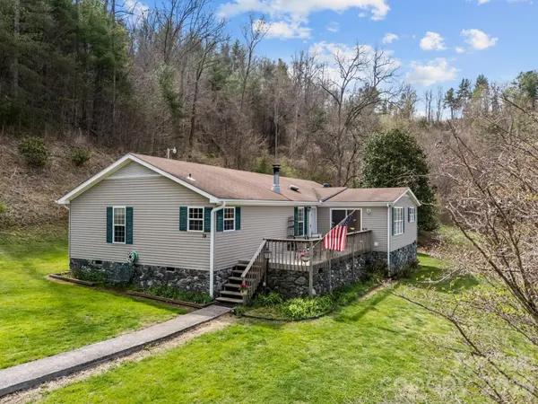 74 Chambers RD, Weaverville, NC 28787