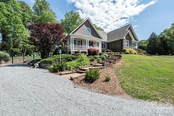 3085 James ST, Catawba, NC 28609
