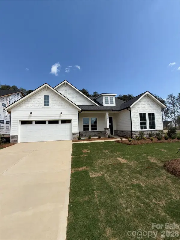 4237 Pinekirk DR, Charlotte, NC 28269