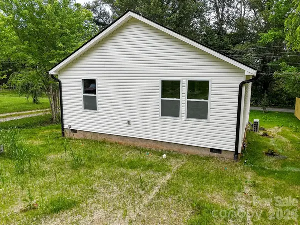 133 Moore ST, Hendersonville, NC 28739