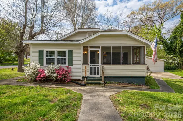 111 E Carlton ST, Dallas, NC 28034