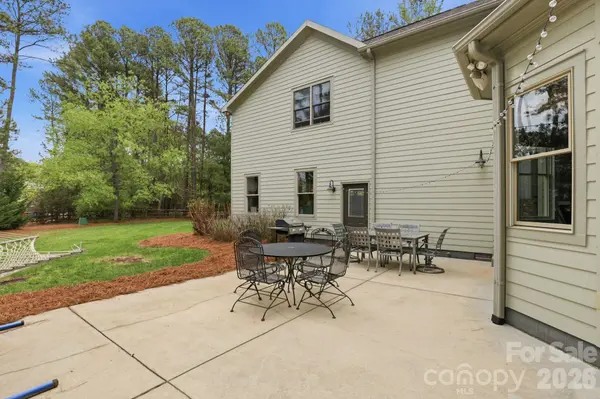 151 Yellow Jacket CIR, Mooresville, NC 28117