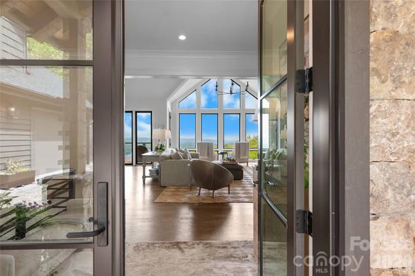 96 Moltz CT, Lake Toxaway, NC 28747