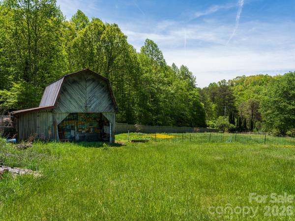 838 Hidden Valley RD, Clyde, NC 28721