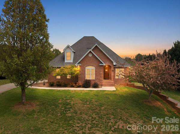 5518 Land Harbour DR, Granite Falls, NC 28630