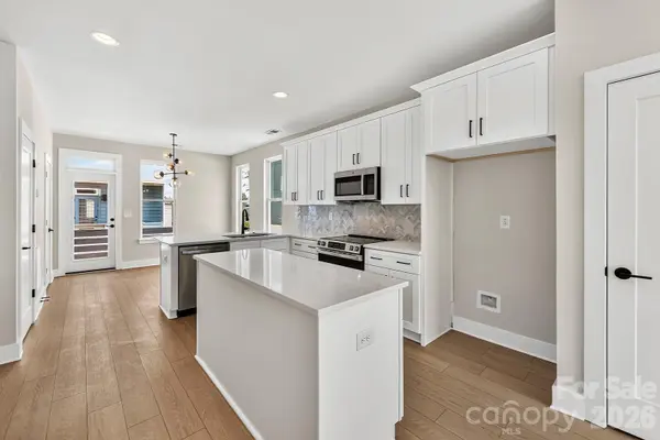150 Red Azalea LN #27, Charlotte, NC 28217