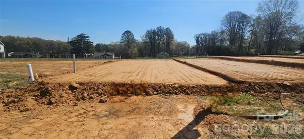 1241 Signal AVE, Gastonia, NC 28052