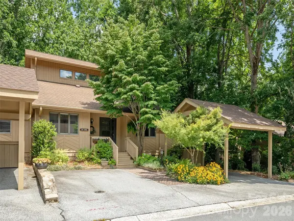 601 Red Oak DR, Hendersonville, NC 28791