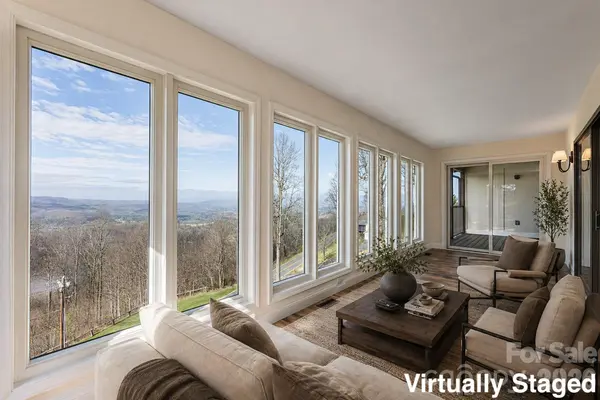 1203 Fleetwood PLZ, Hendersonville, NC 28739