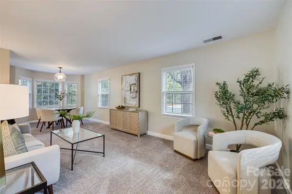 7456 Crowflock CT, Charlotte, NC 28226