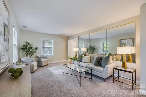 7456 Crowflock CT, Charlotte, NC 28226