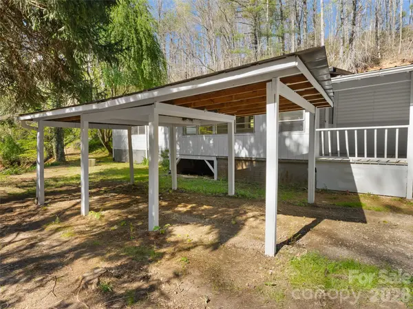 40 Morning Dove LN, Flat Rock, NC 28731