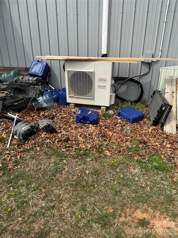 3768 Carl Eller RD, Marshall, NC 28753