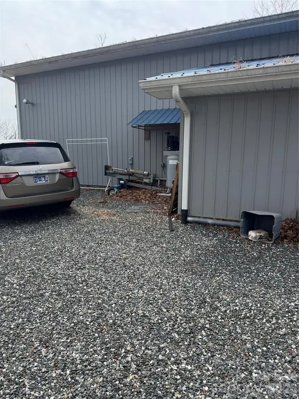 3768 Carl Eller RD, Marshall, NC 28753