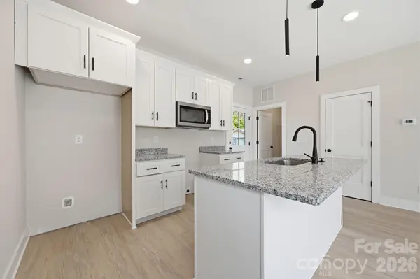 1433 Hilltop ST, Albemarle, NC 28001