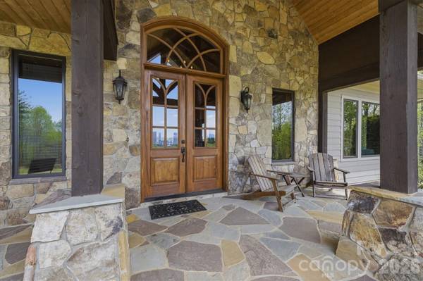 1638 Johns Ridge Pkwy #144, Lenoir, NC 28645