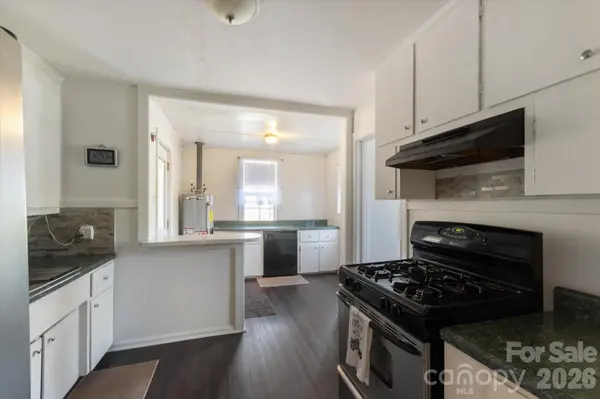 25 Montview CIR, Brevard, NC 28712
