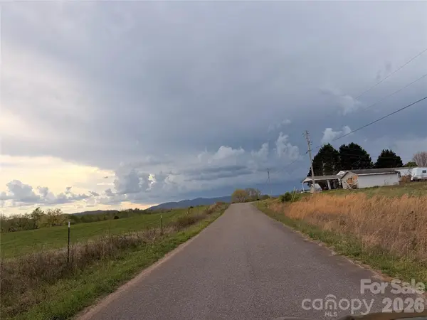 7557 Cowtail LN, Connelly Springs, NC 28612