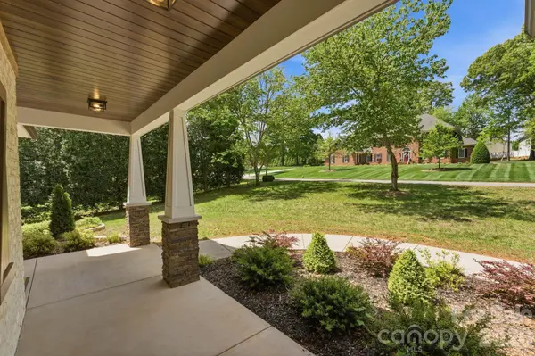 2442 Falcon LN, Statesville, NC 28625