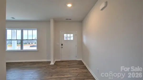 53 Ridgehaven DR, Waynesville, NC 28786
