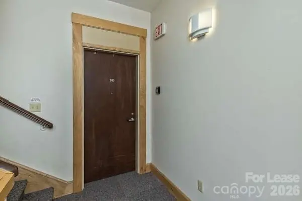 56 College ST #201, Asheville, NC 28801